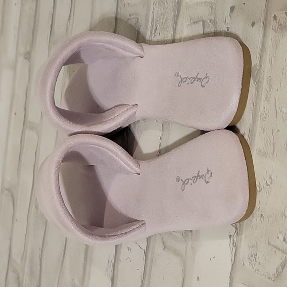 NIB Soft and Comfortable Sides - Picture 3 of 4